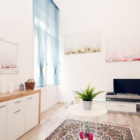 Lillybeth City Center Apartments บูดาเปสต์ ภายนอก รูปภาพ