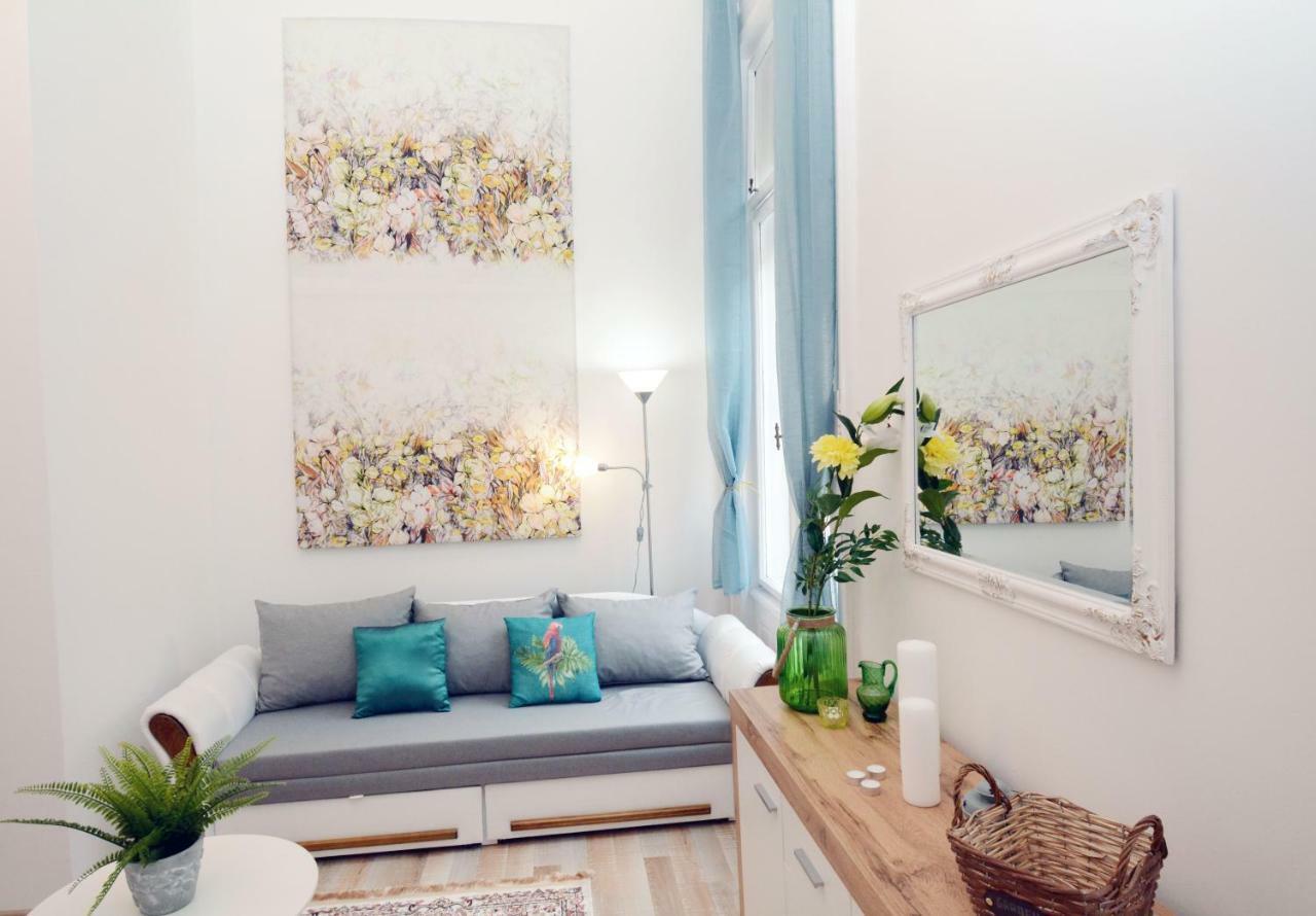 Lillybeth City Center Apartments บูดาเปสต์ ภายนอก รูปภาพ