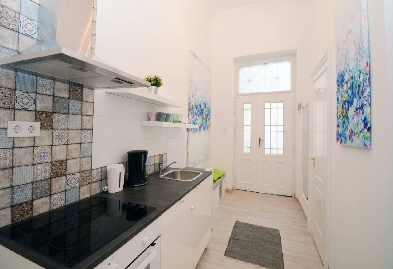 Lillybeth City Center Apartments บูดาเปสต์ ภายนอก รูปภาพ