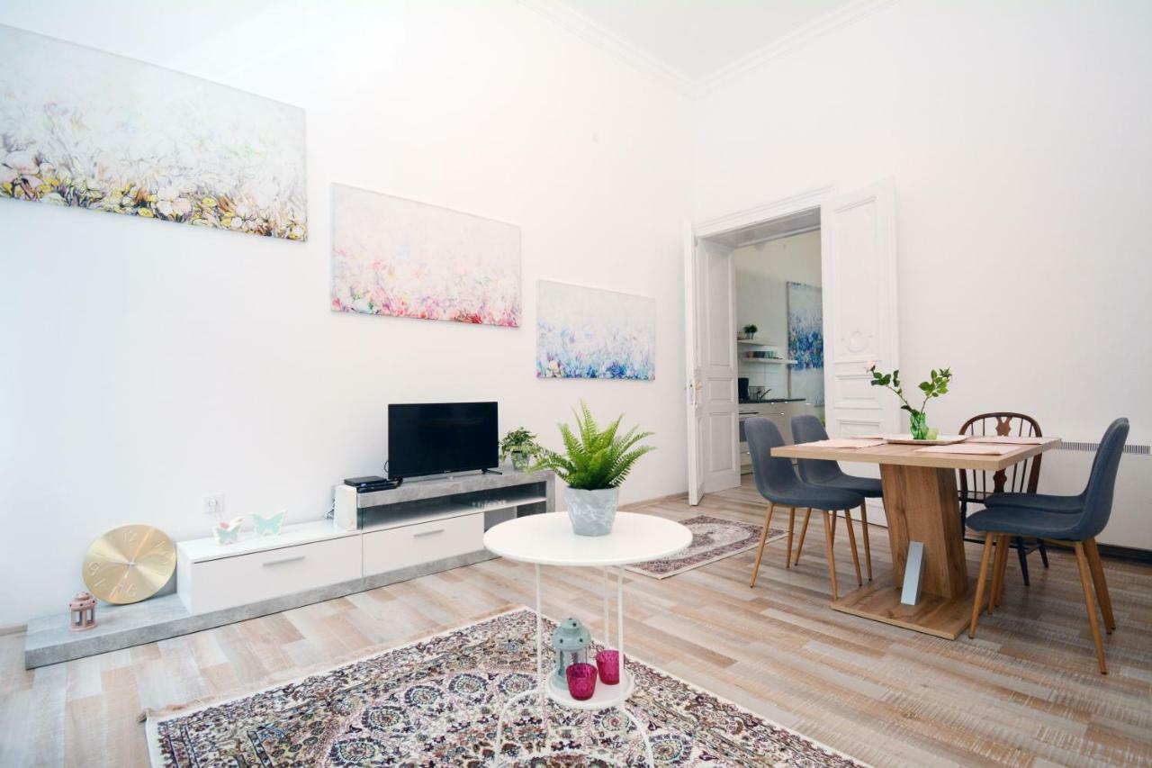 Lillybeth City Center Apartments บูดาเปสต์ ภายนอก รูปภาพ