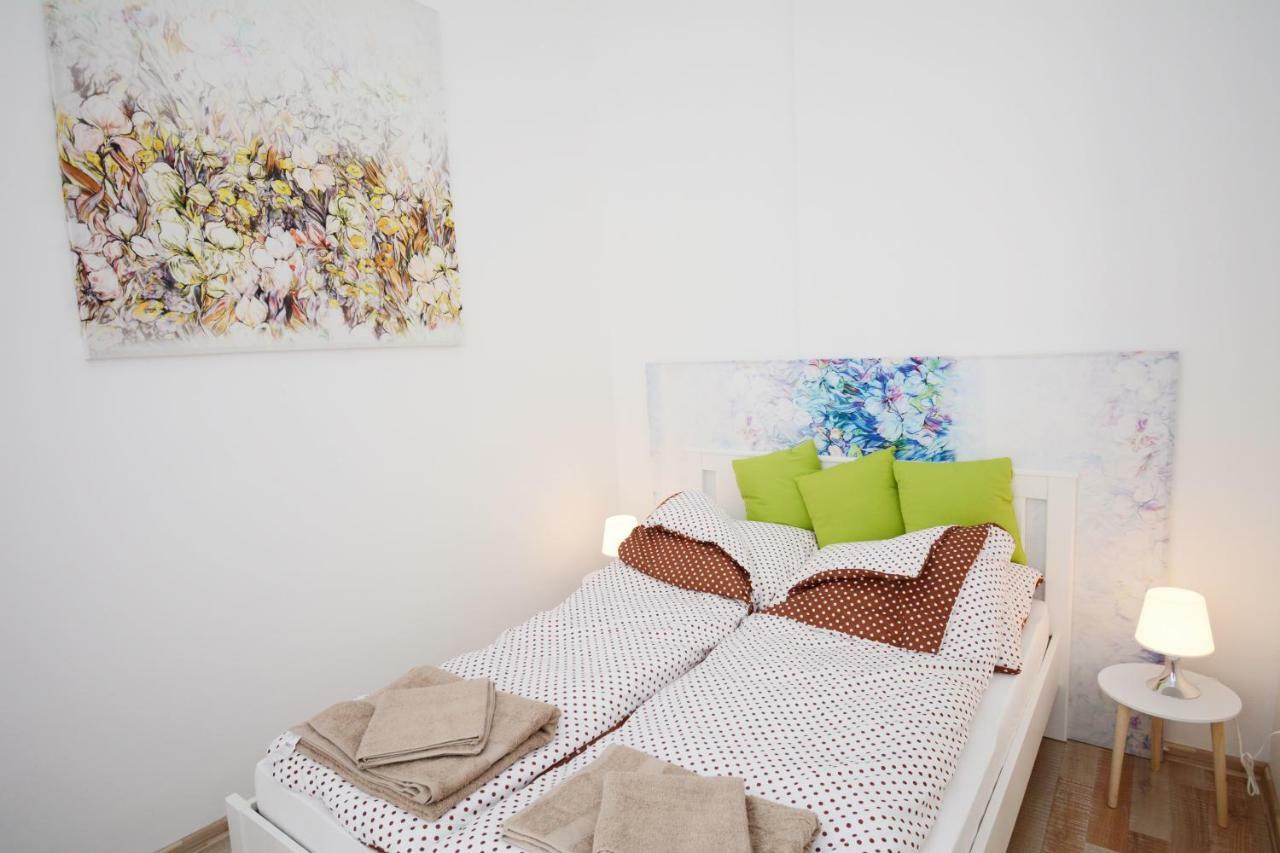 Lillybeth City Center Apartments บูดาเปสต์ ภายนอก รูปภาพ