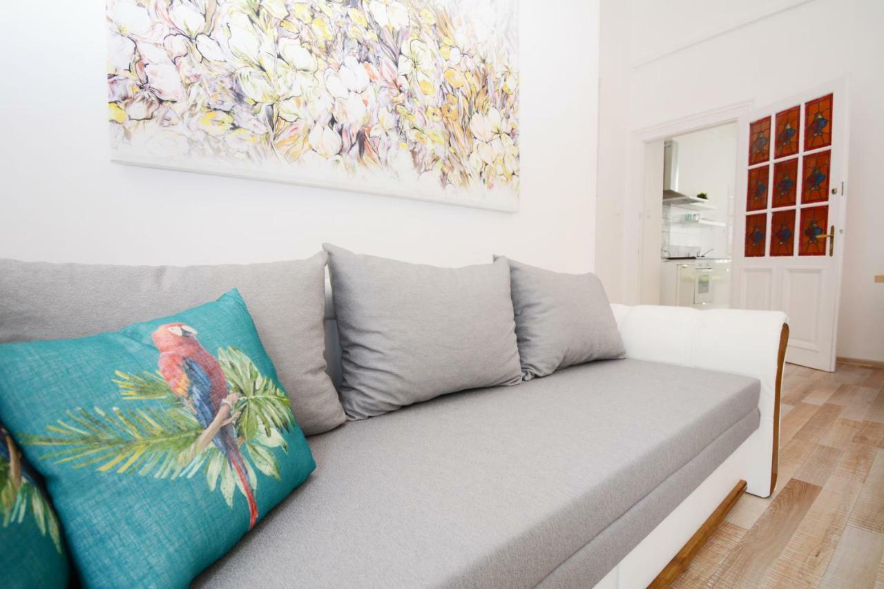 Lillybeth City Center Apartments บูดาเปสต์ ภายนอก รูปภาพ