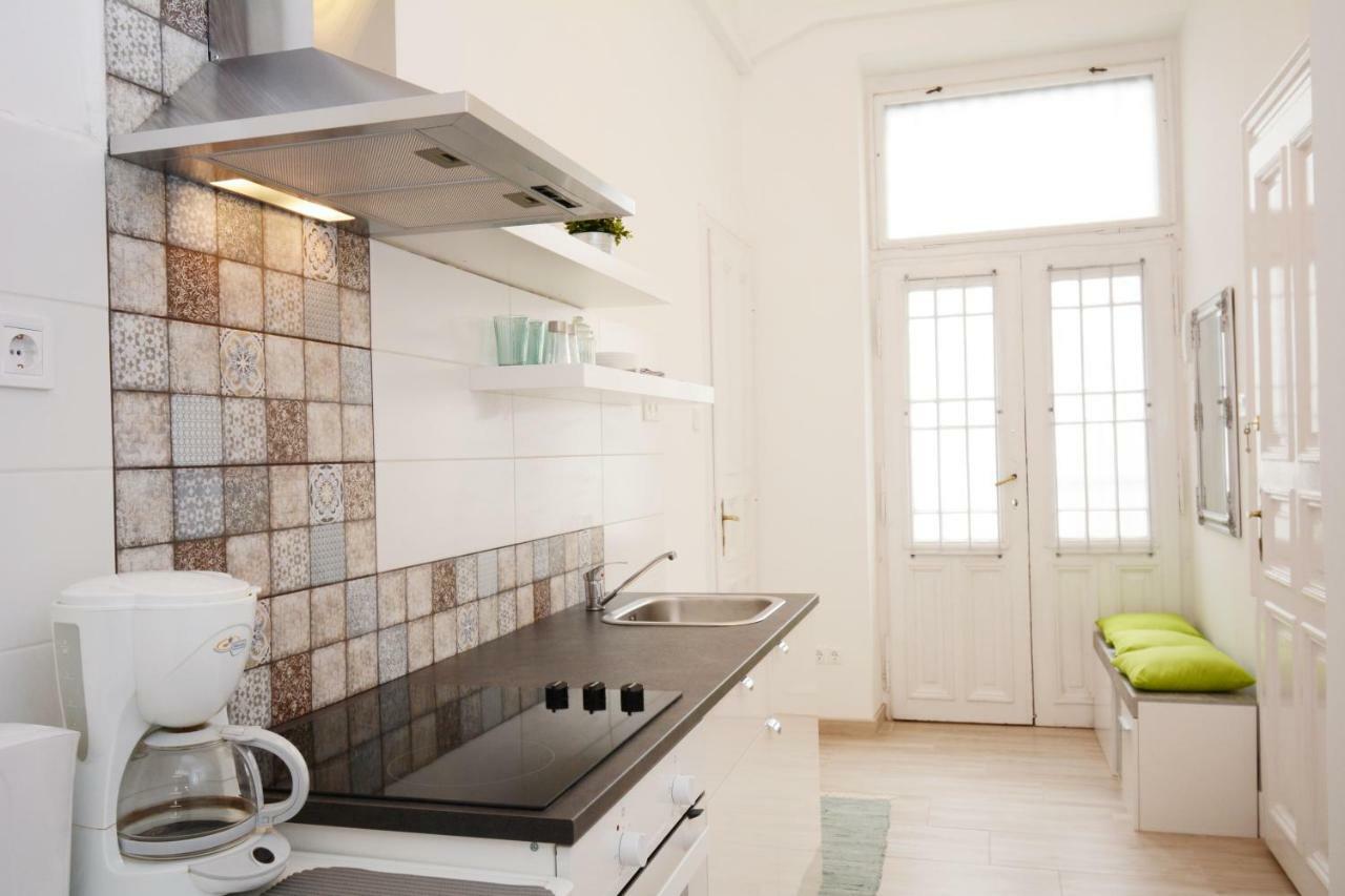 Lillybeth City Center Apartments บูดาเปสต์ ภายนอก รูปภาพ